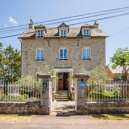 Le Couderc - Belle Maison Familiale Aux Portes De L'aubrac Tatil Evi *